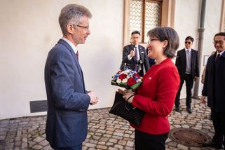 Čína je ochotna obnovit vztahy s Českou republikou, řekl mluvčí tamní diplomacie - Seznam Zprávy