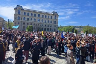 Studenti po celé republice protestují proti zrušen...