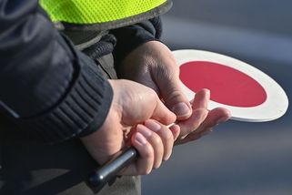 Policisté v Brně chytili zdrogovaného řidiče. Po testech v nemocnici šel rovnou k autu a znovu řídil - Novinky