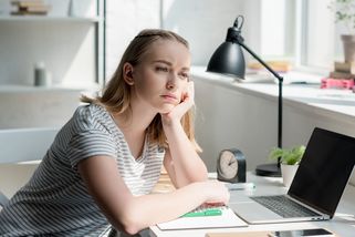 Z nuly k rekordnímu bohatství. Generace Z ovládne do roku 2040 majetek v hodnotě bilionů