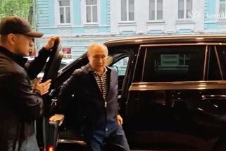 Putin po spekulacích o izolaci vyrazil do ulic. Dal se do řeči s „náhodným" turistou
