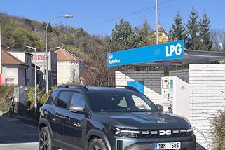 LPG stále žije. Dacia Duster na propan-butan je nejlevnější verzí, za kolik jezdí?
