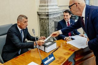 Deset bodů, co je nejhůř. ČT a rozhlas společně strhaly Klempířův mediální zákon