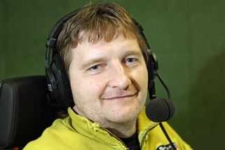 Jaromír Bosák opět zapomněl vypnout mikrofon. A je z toho další ostuda, tentokrát mezinárodní - Mix24.cz