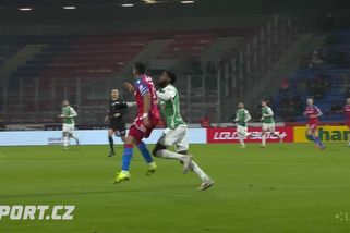 Sparta správně nekopala penaltu, Plzeň ji naopak zahrávat měla. Na Slavii vše v pořádku - Sport.cz