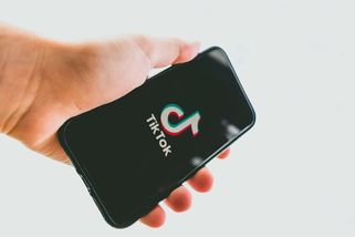 Žáci na základní škole v Česku se vzájemně škrtili. Plnili výzvu na TikToku - Seznam Zprávy