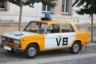 Retro kvíz na téma jazyk socialismu: Zjistěte, zda byste se dorozuměli pomocí 10 otázek, které zarazí i pamětníky. Mladí budou rádi za 60 %