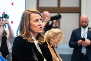 ‚Ptejte se paní Tünde.‘ Vládní špičky žehlí následky utajovaných přesunů z Úřadu vlády na ministerstva