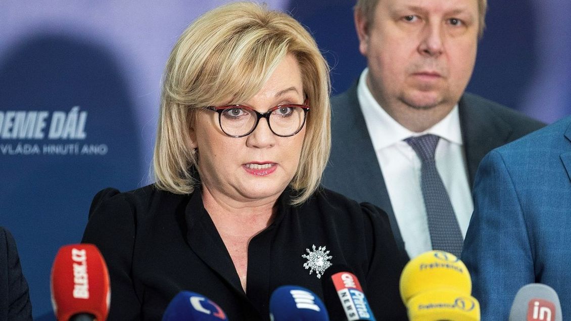 Cesta Aleny Schillerové vstříc řeckému kolapsu - Médium.cz