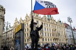 Lékaři svolali v Praze protest proti koronavirovým opatřením - Novinky