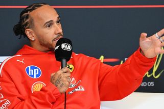 Hamilton se ohradil vůči výzvám, aby ukončil kariéru