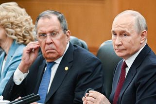 Putin odsunul svého jestřába na vedlejší kolej. Vaz mu zlomila jeho „medvědí služba“
