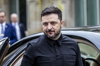 Zelenskyj čelí vážným obviněním. Jeho bývalá mluvčí na něj kydala špínu u muže, který servilně zpovídal Putina
