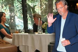 Kdo to může být? Matthew Perry den před tragickým úmrtím obědval v hotelu s tajemnou ženou - Super.cz