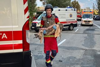 FOTO: Po úsměvech na červeném koberci přišlo peklo v Charkově - Novinky