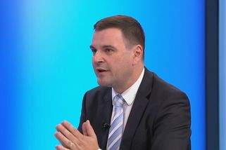 Po prvních dámách na Hradě „První Vyžírka“, píše šéf Motoristů. Strhnul lavinu komentářů