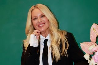 Žádná 25letá husa nemá právo mě hodnotit, vzkázala Krainová kritičkám. V 53 letech dře víc než zamlada