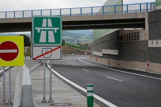 Budou se ceny dálničních známek pro rok 2027 měnit, nebo ne? - Garáž.cz