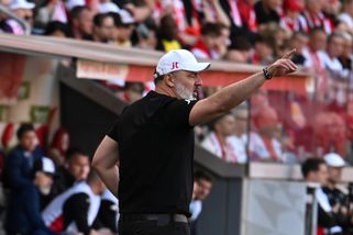 Kouč mistrovské Slavie Trpišovský v akci. Vytáhl bourák za 1,5 milionu