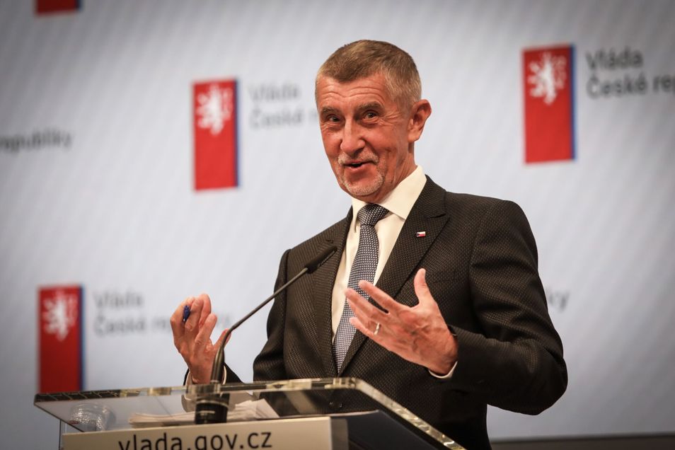 Hafo peněz od zbrojařů. Handlíř Babiš propálil, pr...