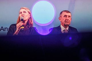 Žena, která Babiše udobřila se zbrojaři. Kam sahá vliv pobočnice Barthy - Seznam Zprávy