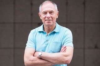 V Česku se příliš řeší zadlužení, prorůstové investice se nám vyplatí, věří Švejnar - Novinky