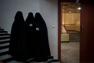 Tálibán zakázal vysokoškolské studium afghánským ženám, mohly studovat jen tři měsíce