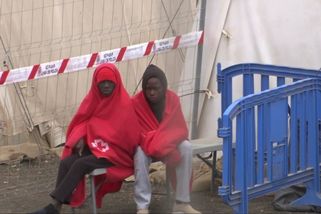 EU přitvrdí proti migrantům. Řešením mají být deportace a návratová centra