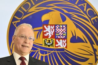 Svět je na hraně globálního konfliktu, řekl šéf BIS - Novinky