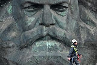 Přepracované AI se v experimentu obracely k marxismu