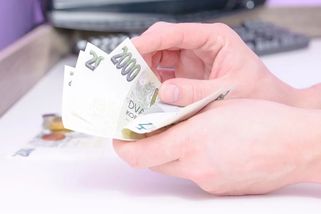 Tisíce firem nabízí dobře placené večerní brigády. Pro lidi s nízkým příjmem a seniory je to skvělá příležitost