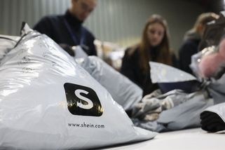Clo na levné zásilky z Číny přinese jen falešnou úlevu. Hrozby trvají, varuje eshopař