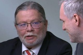 Zůna je na ručník, měl by okamžitě rezignovat. Vondra v živém vysílání slovně rozstřílel ministra obrany