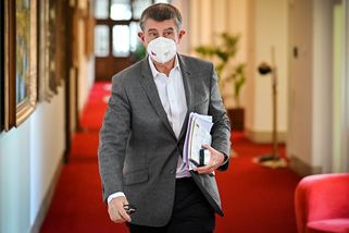 Komentář: Premiér jako karikatura manažera. Navíc špatného - Seznam Zprávy