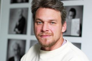 Nedvědi a trampský folk mě provází celý život. Mainstreamu chybí krásná melodie a poetický text, říká Vojtěch Dyk