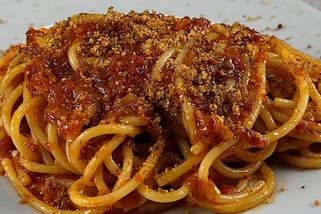 Dokonalá omáčka na špagety jen z 5 surovin – žádné maso, hotovo za 10 minut a chuť jako i italské restaurace. To musíte vyzkoušet