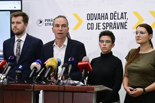 Tisková konference Ivana Bartoše a Pirátů - Novinky