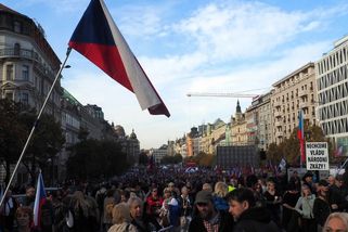 Vlastenecká scéna se šikuje do Prahy. SPD a spol. stoupají v průzkumech - Echo24.cz