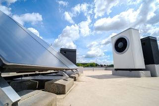 Vlastní kotelna místo drahého tepla z teplárny? Úspory mohou být značné, rozhoduje příprava - Novinky