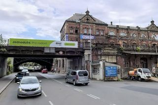 SŽ musí opravit silniční most v Brně. Vede ke skladišti Malá Amerika, firma Českých drah ho rychle prodala