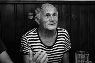 Člověk, který žil z hospodských historek: Proč je Hrabal stále živý - Médium.cz