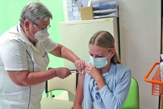 Děti v Rakovníku: Testy jsou otrava, raději očkování - Novinky