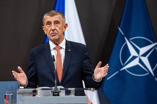 Jen z jedné rady 53 rezignací. Babiš pod tlakem ustupuje a dál šachuje s důležitými agendami