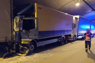 Hromadná nehoda čtyř kamionů v tunelu v Praze: Směr na D5 uzavřen - Novinky
