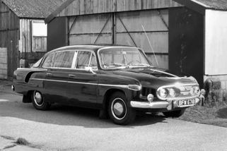 Tatra 603 byla socialistickému lidu zapovězena. Vznikala tajně, nejezdila moc dobře a měl ji i Castro