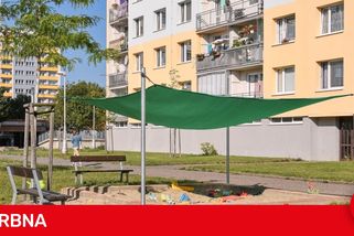 MAPA: Horko nebude překážkou. Nad pískovišti v Hradci se postupně objevuje stínění