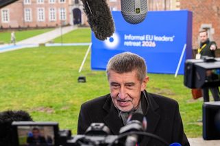 Babiš mluví o zlodějinách na obraně. Vláda chce odebrat pravomoc Vojenské policii