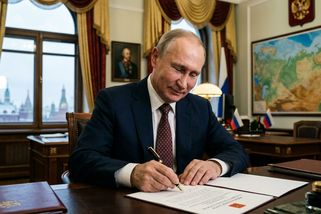 Putin vyhrožuje: zákon umožňuje nasazení vojsk kdekoli, kde žije Rus