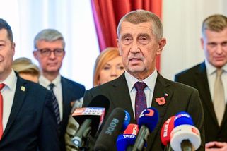 „Myslí si, že je ve vládě. Není.“ Babiš nezvykle tvrdě setřel Okamuru