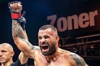 Vémola podveden! Známý bojovník dostal drsnou podpásovku, létaly facky - Sport.cz